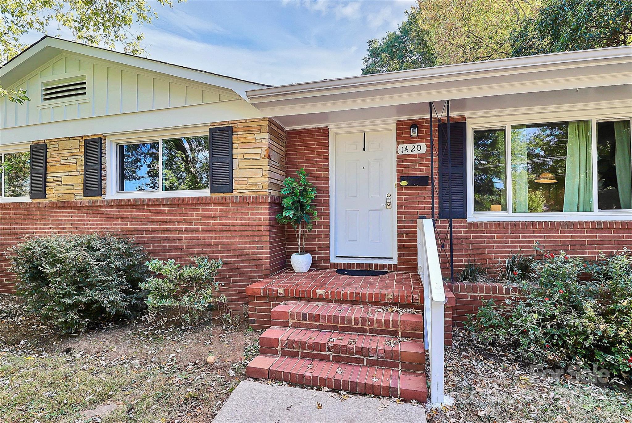 1420 Starbrook Drive
