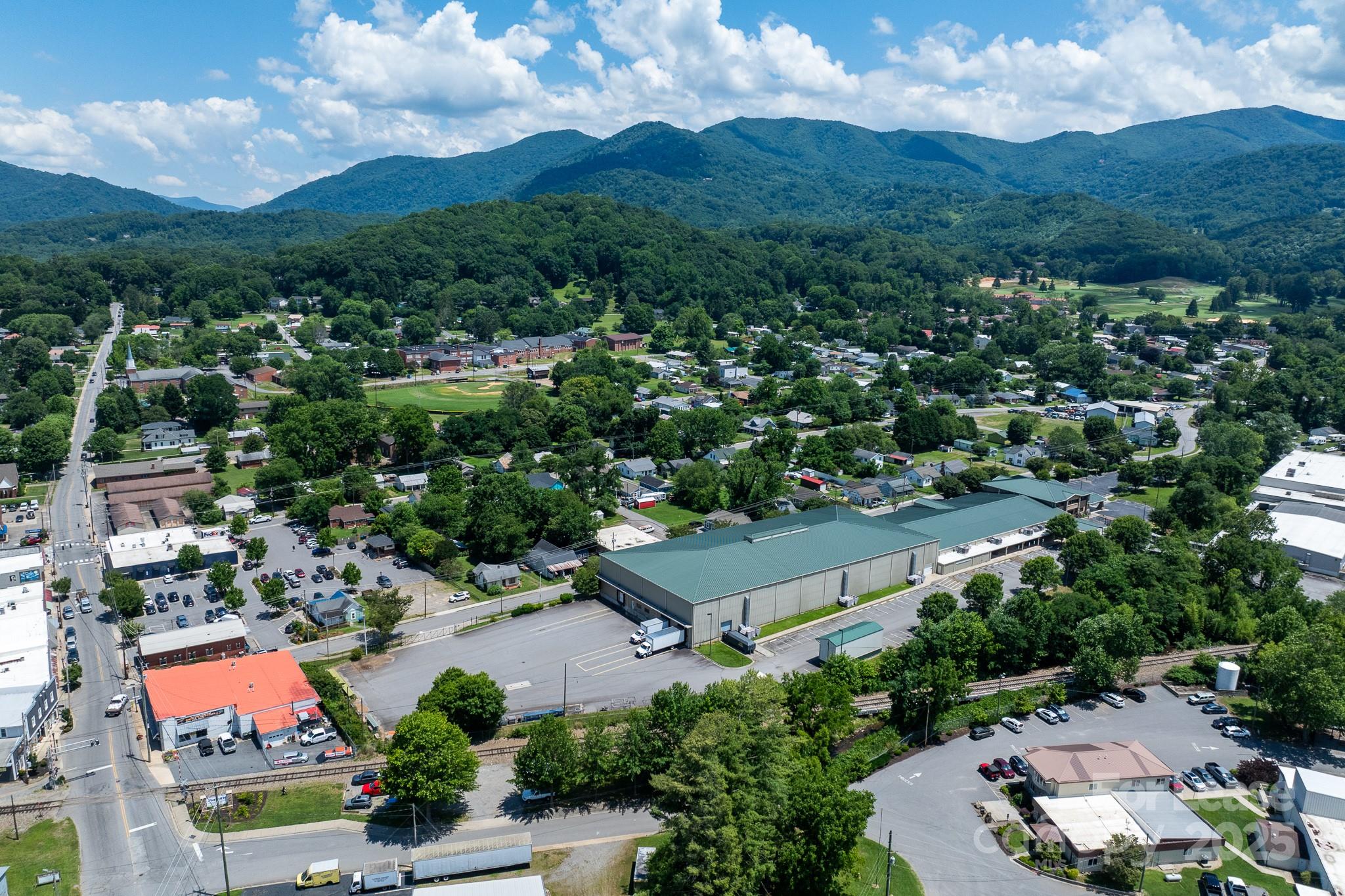 172 Riverbend Street Lease