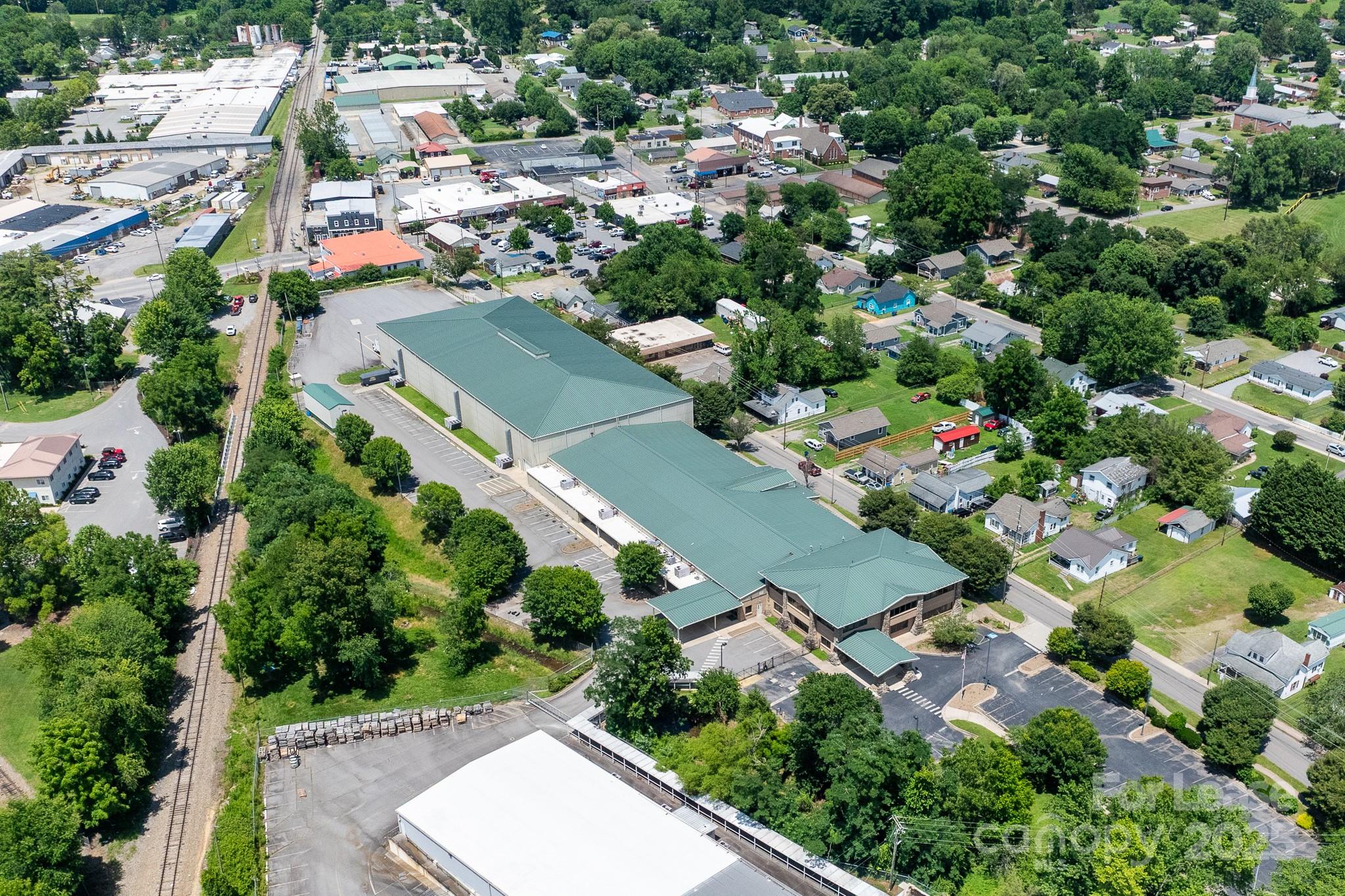 172 Riverbend Street Lease