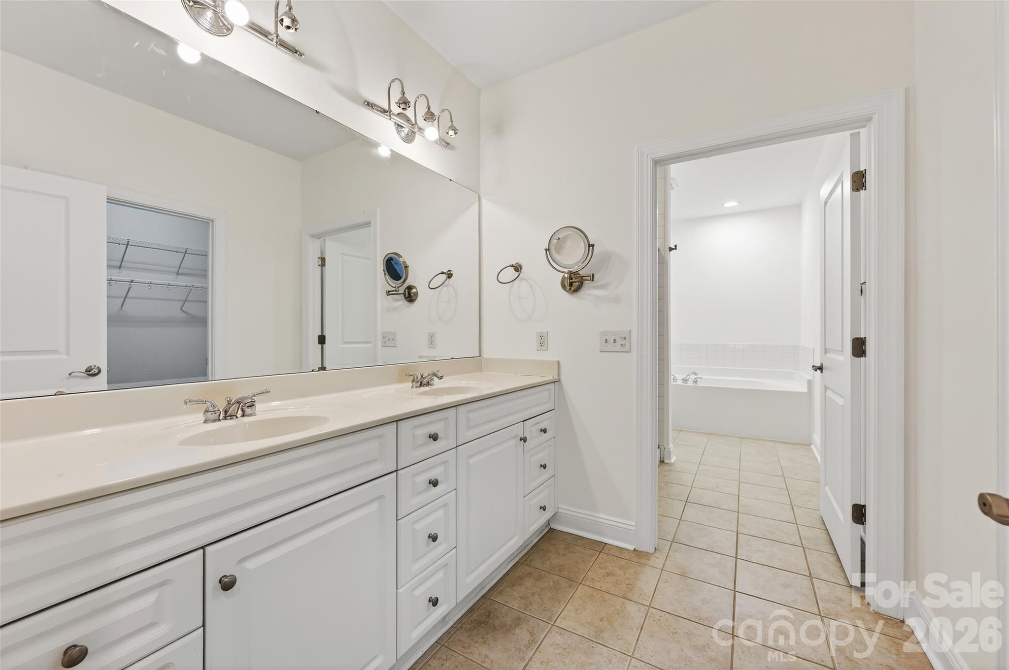 Bella Sera Villas - Residential