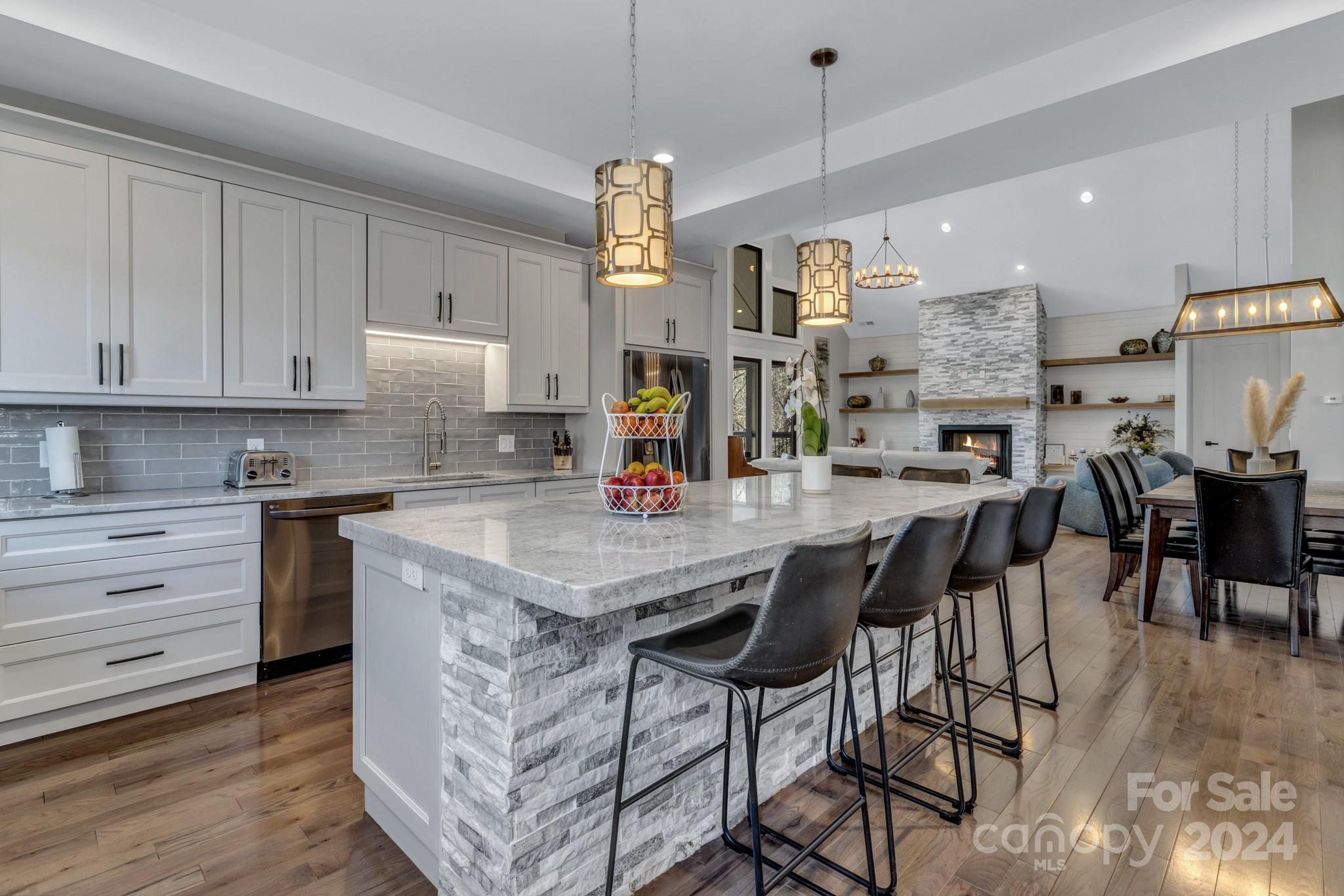 Waightstill Mountain - Residential