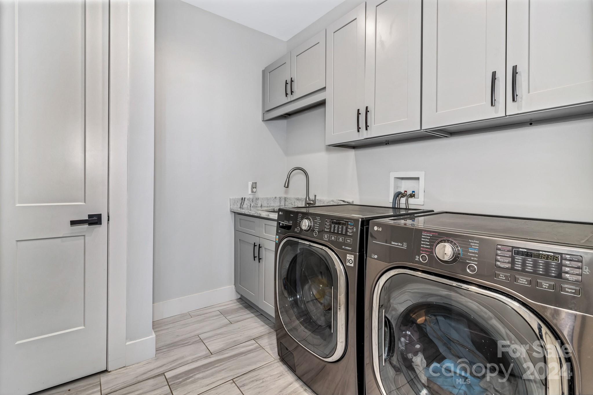 Waightstill Mountain - Residential