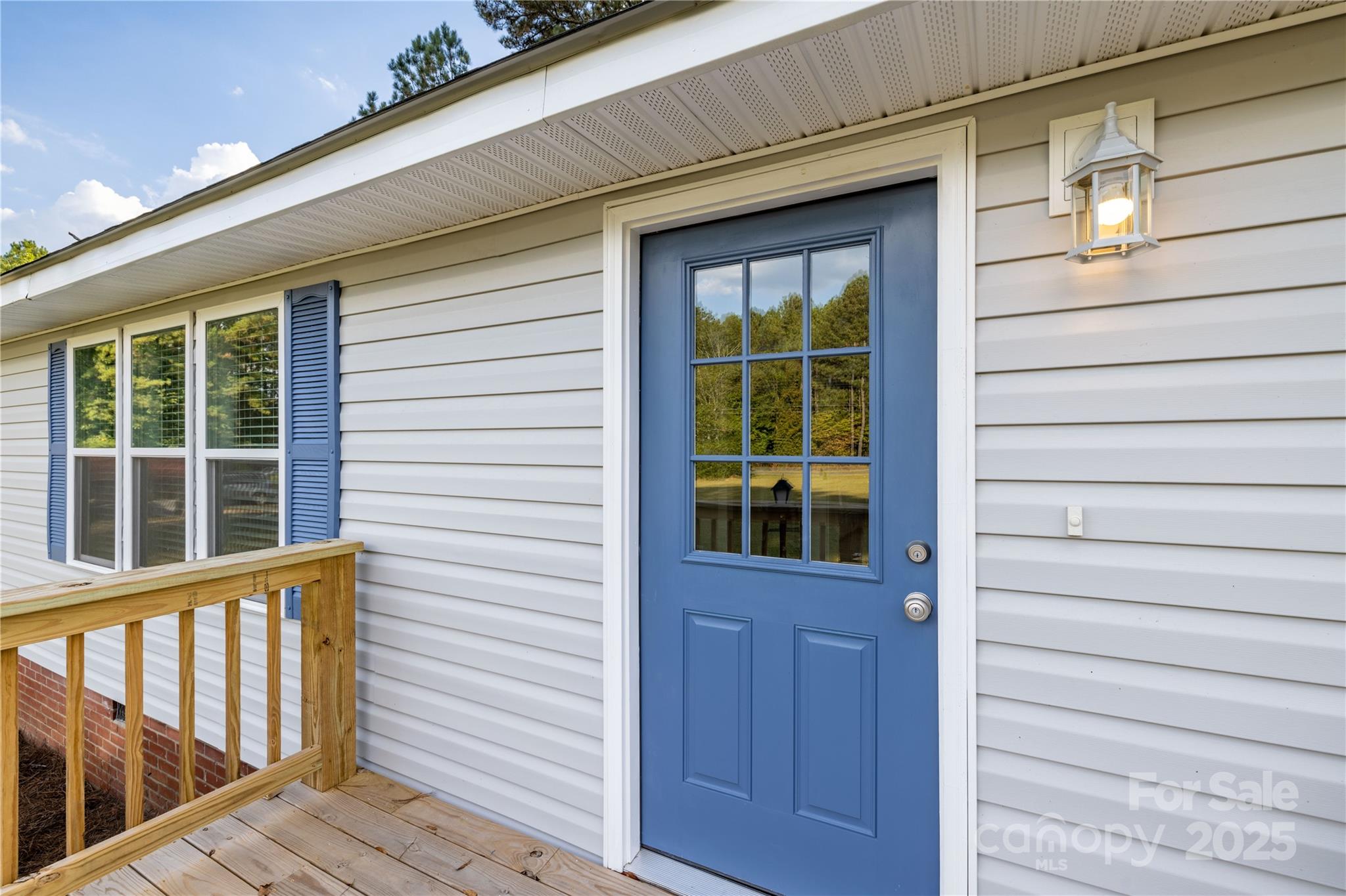 4207 NC HWY 73 Highway W