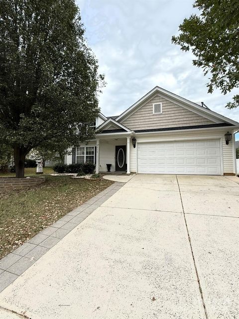 Photo of 5316 Fernhill Drive, Charlotte, NC 28217 (MLS # 4308446)