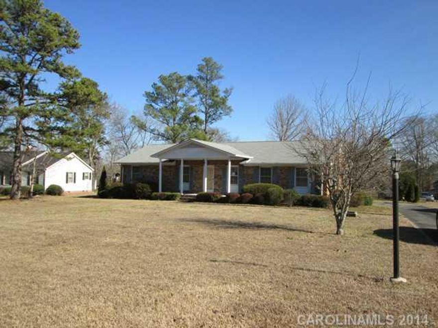 Sold "As Is Where Is" - Pretty as a Picture - move in nice, double carport attached, play house in back yard and more.  BANK OWNED. Associated documents must accompany purchase offer.  Buyer/Agent need to verify all pertinent info necessary in decision making process; i.e., SF, age, lot size, schools, zoning, restrictions; etc.