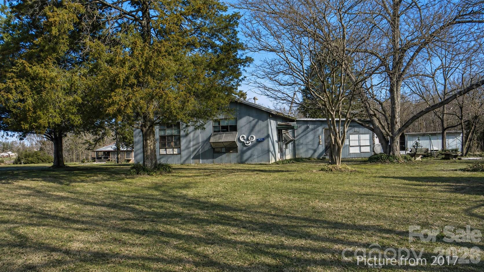 194 Old Limestone Road W