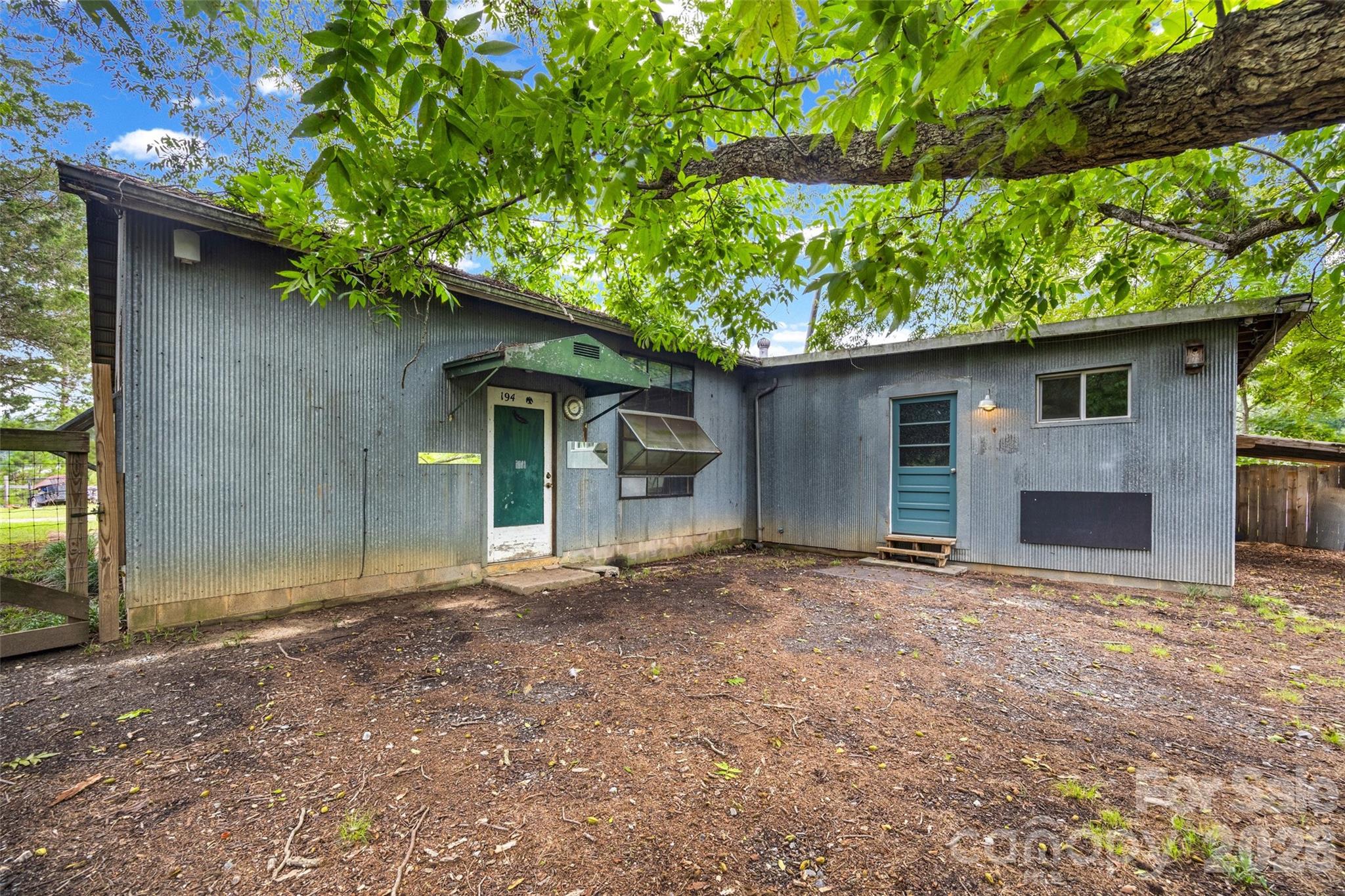 194 Old Limestone Road W