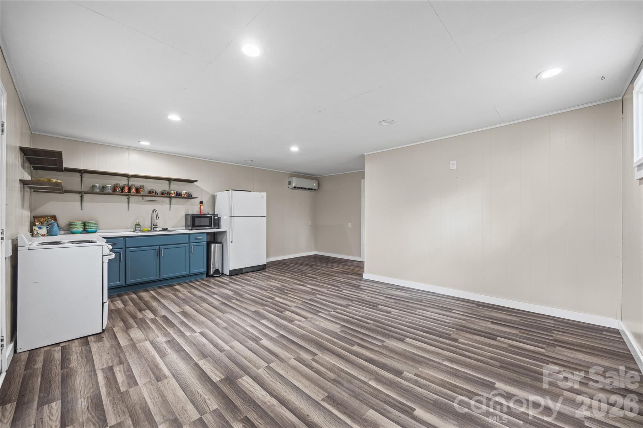194 Old Limestone Road W