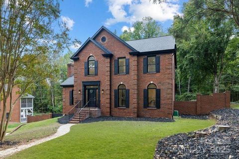 Photo of 3127 Colvard Park Way, Charlotte, NC 28269 (MLS # 4311776)