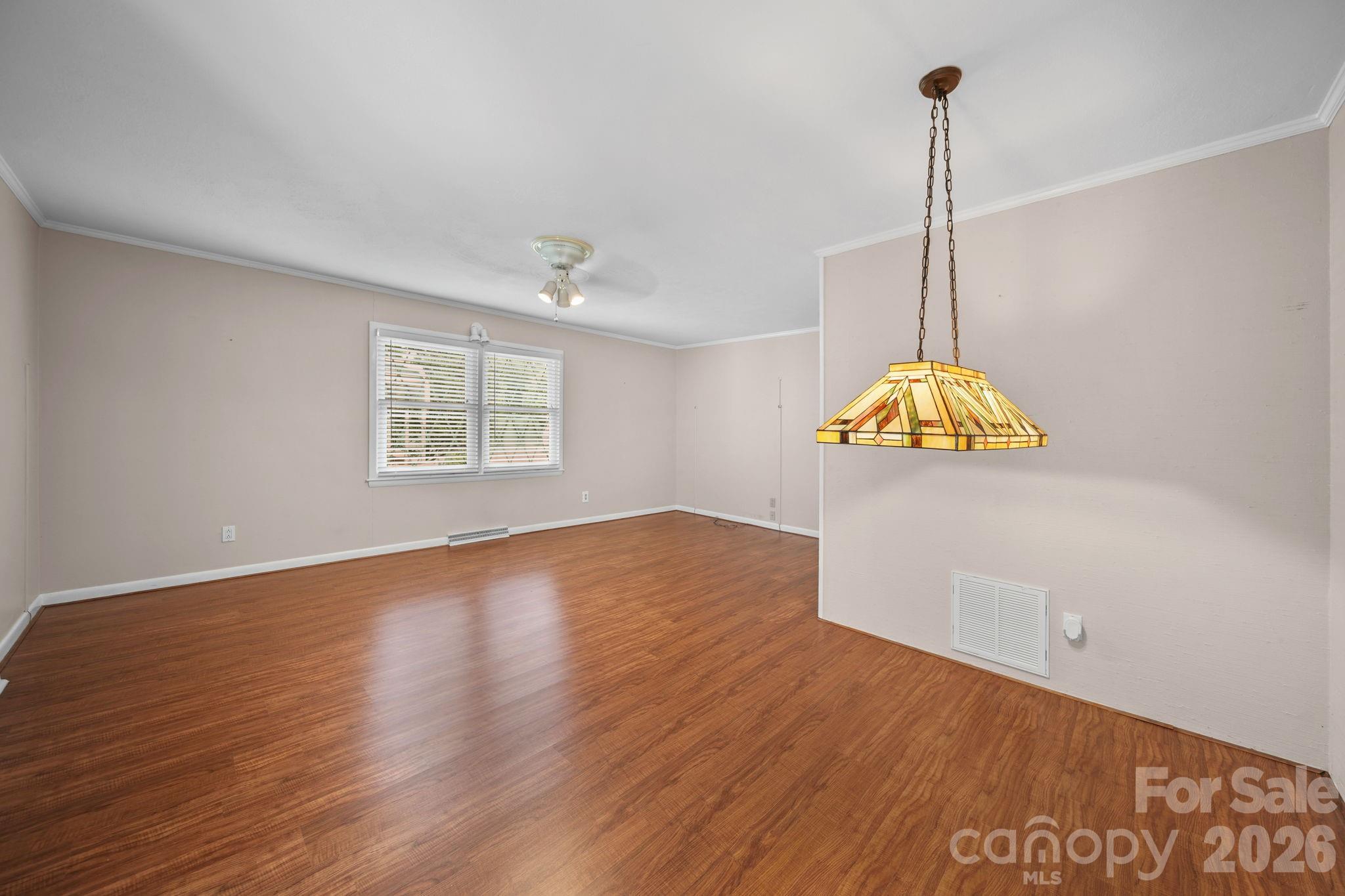 2037 Helen Drive