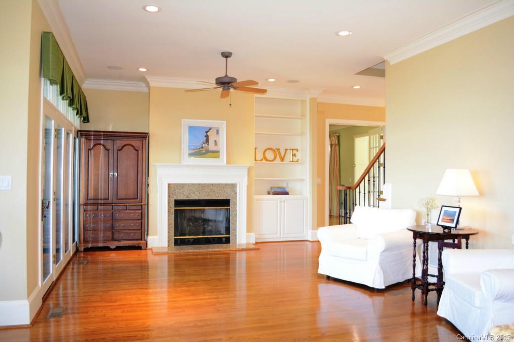 The Peninsula - Residential