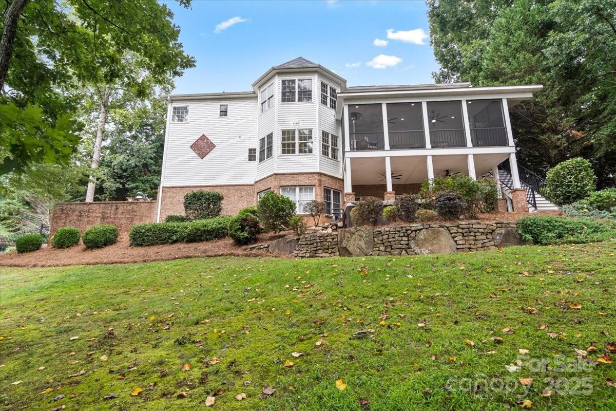 Pinnacle Shores - Residential