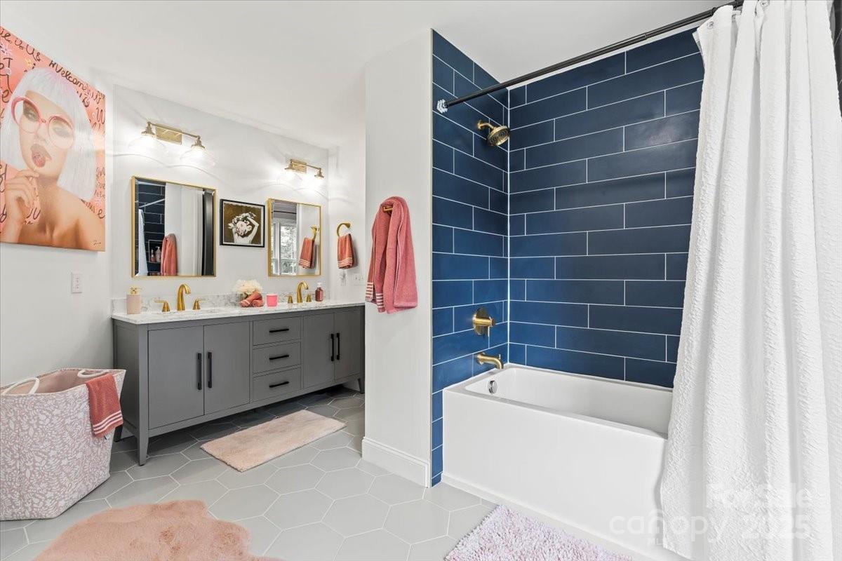 Pinnacle Shores - Residential