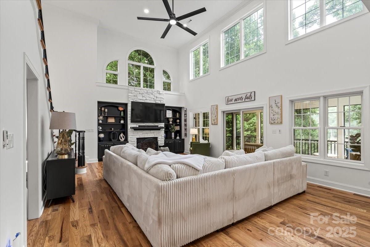 Pinnacle Shores - Residential