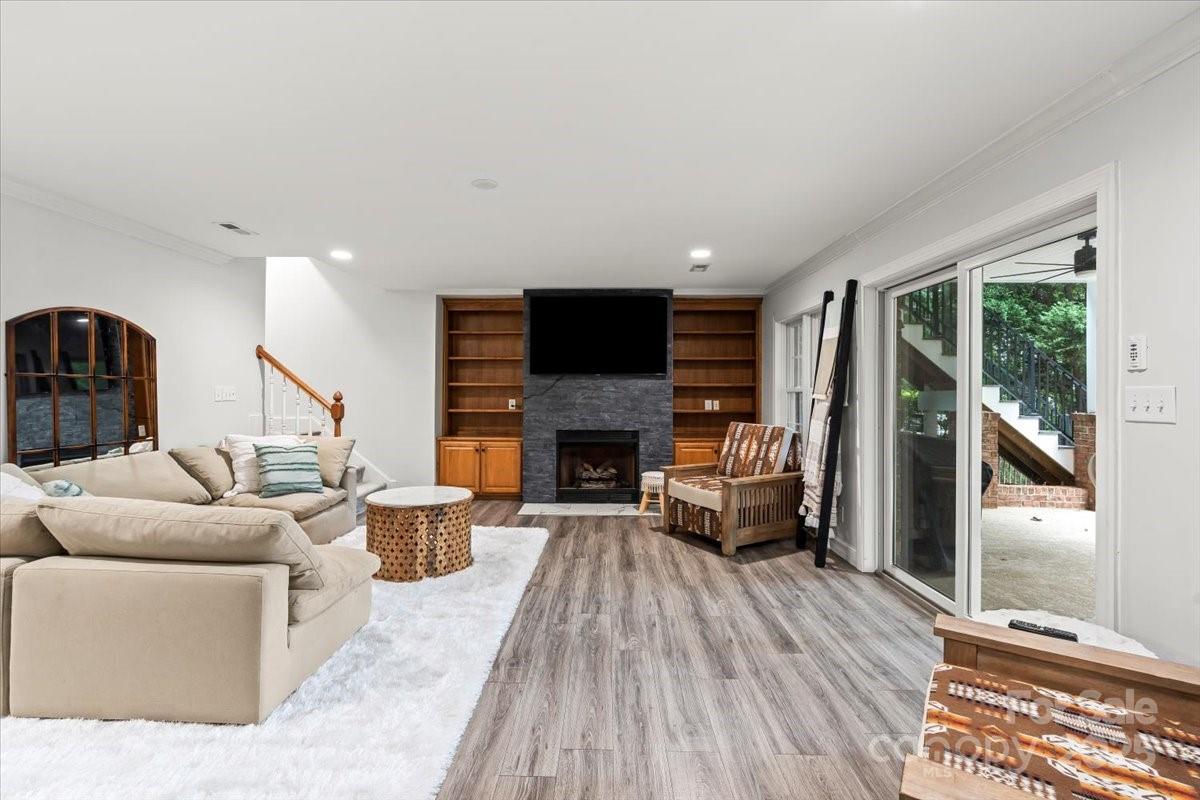 Pinnacle Shores - Residential