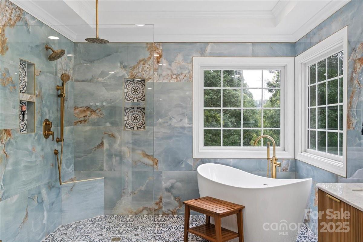 Pinnacle Shores - Residential