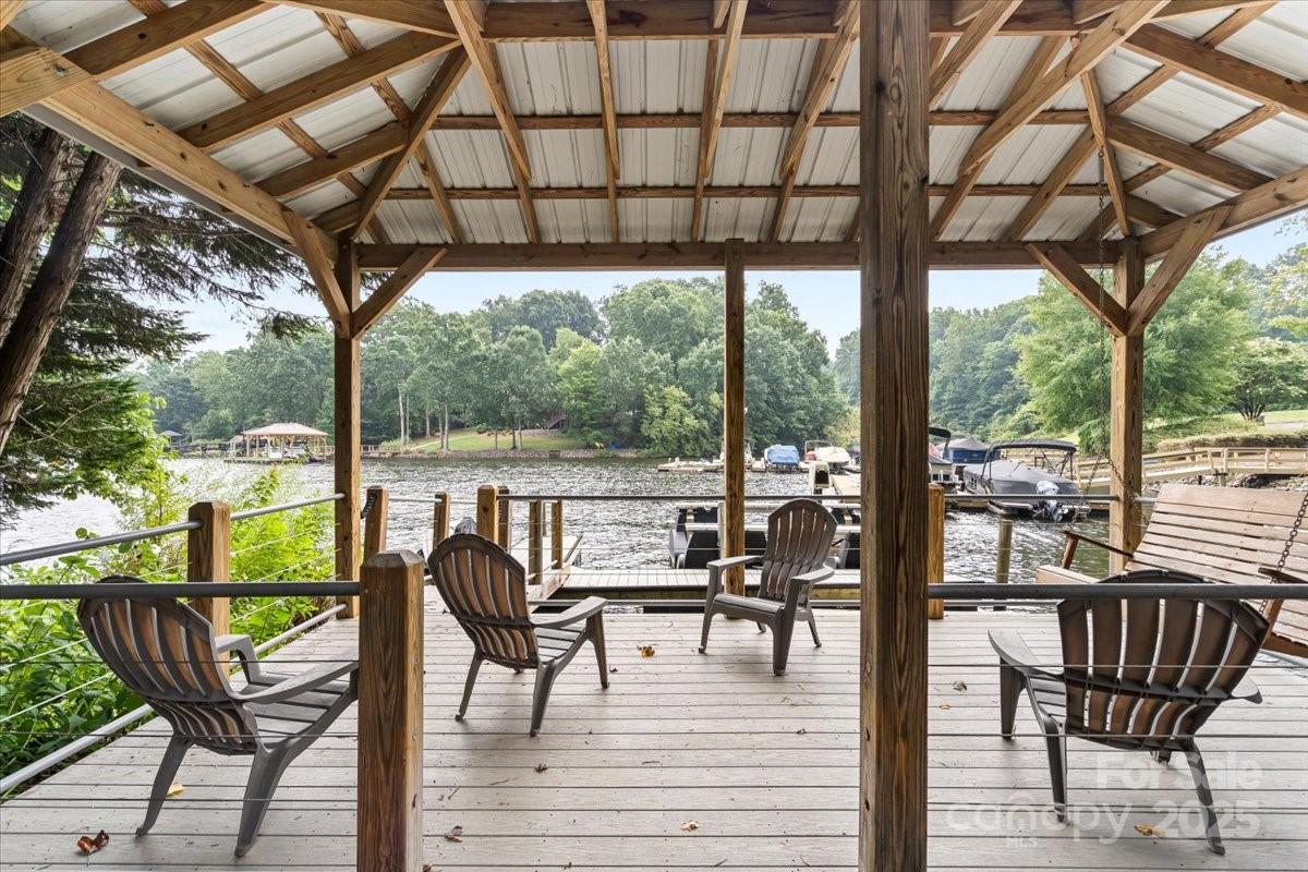 Pinnacle Shores - Residential