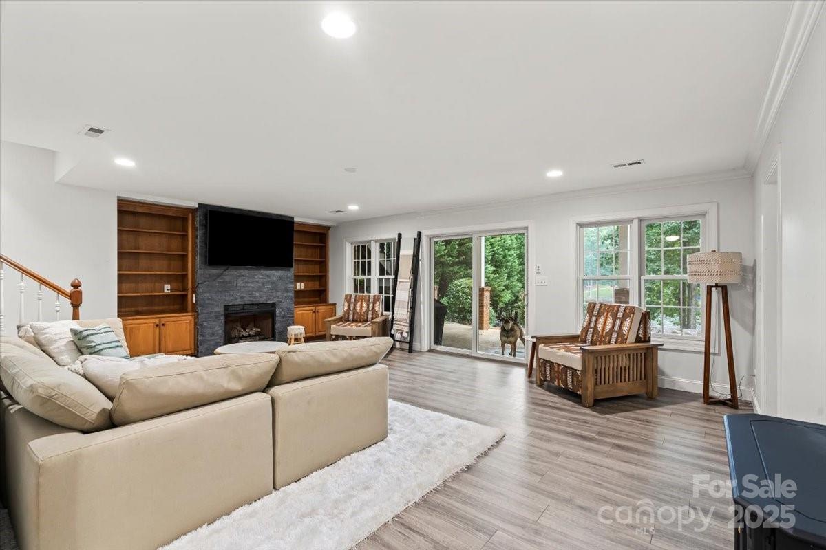 Pinnacle Shores - Residential