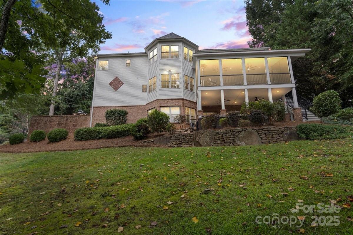 Pinnacle Shores - Residential