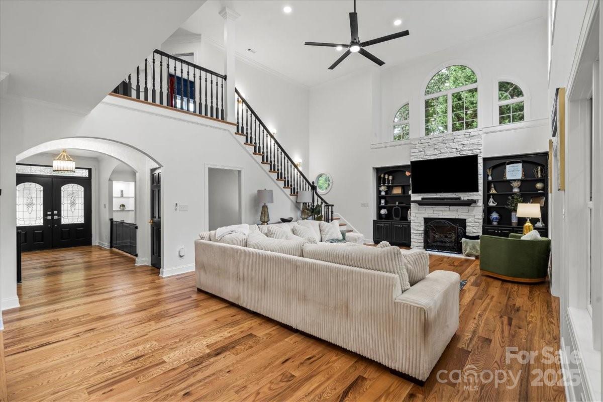 Pinnacle Shores - Residential