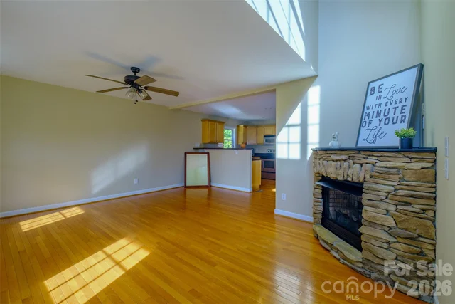 149 Kanah Court, photo 4 of 33
