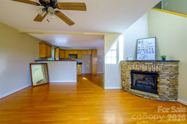 149 Kanah Court, photo 5 of 33