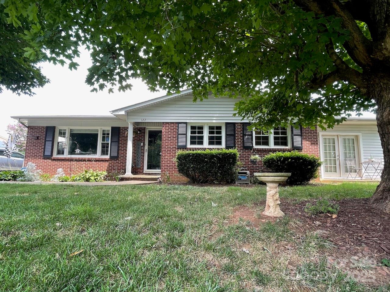 122 Eastview Street