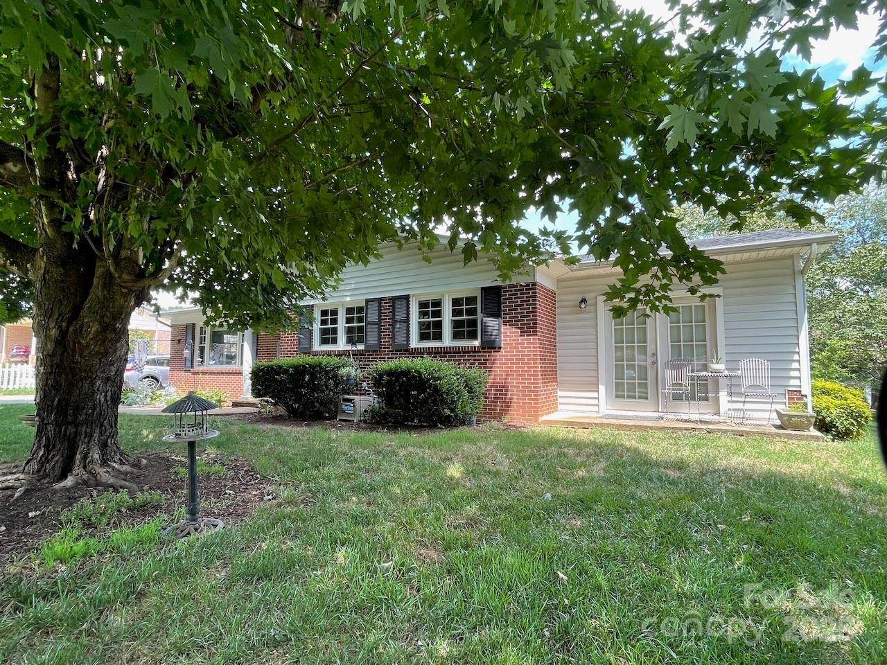 122 Eastview Street