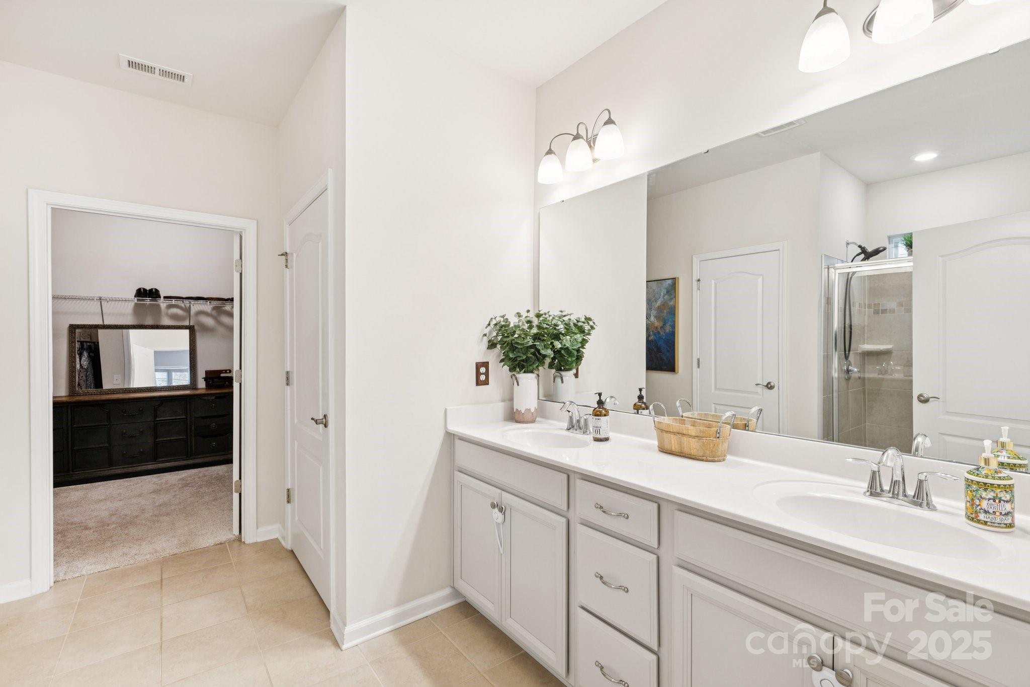 Summerhouse at Paddlers Cove - Residential