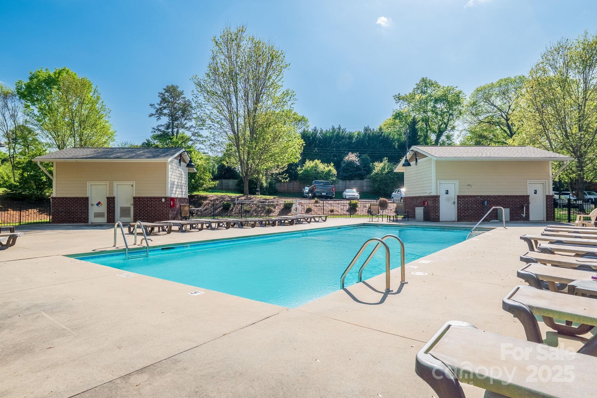 1000 E Woodlawn Road 408