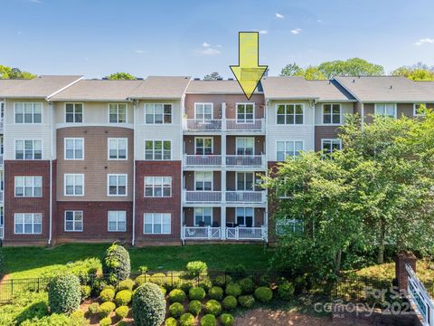 1000 E Woodlawn Road 408 Charlotte NC 28209
