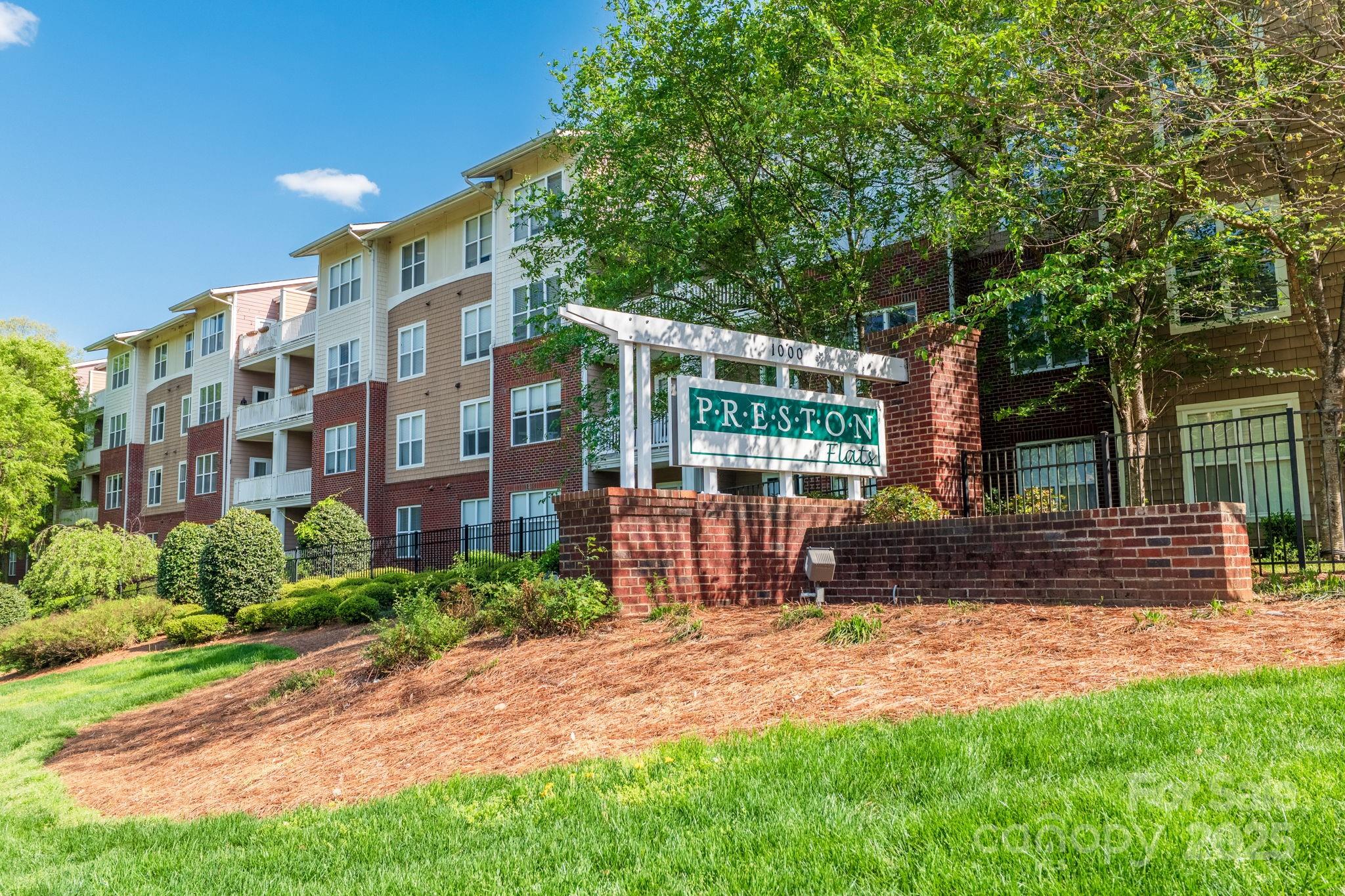 1000 E Woodlawn Road 408