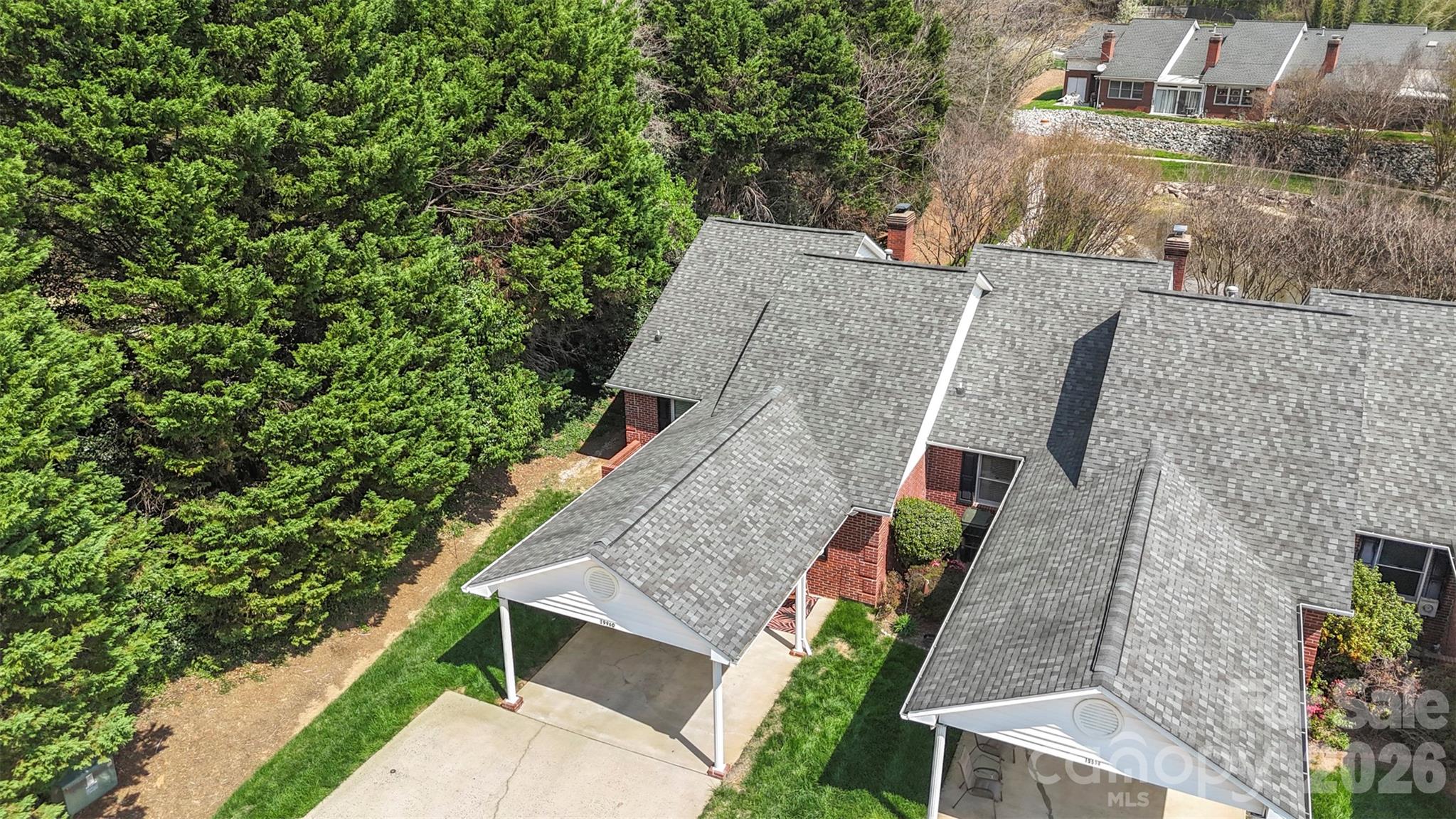 19960 Oak Leaf Circle