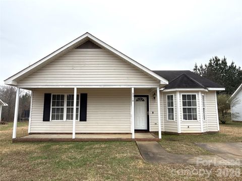 Photo of 3214 Atlas Drive, Charlotte, NC 28269 (MLS # 4347112)