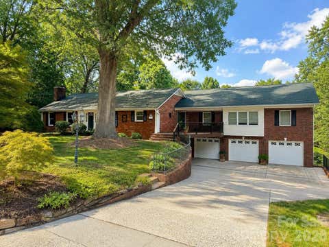 Photo of 250 36th Avenue NW, Hickory, NC 28601 (MLS # 4413702)