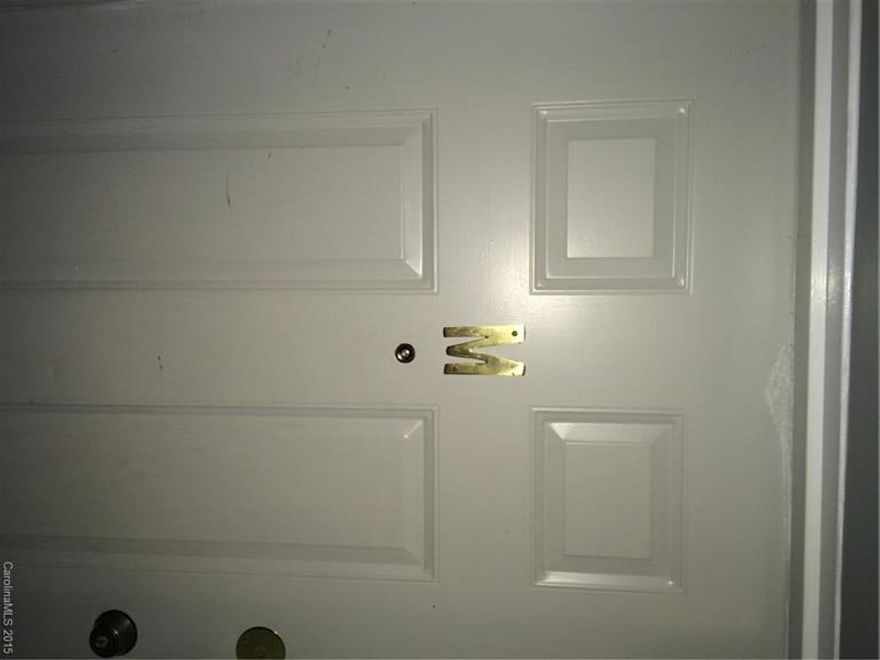 Excellent 2 Bed 2 Full Bath Condo at 5 minutes walking distance from UNCC. Ready to Move in . Brand New Paint and Carpet to welcome you. All the amenities Charlotte has to offer is in vicinity of half mile. Awesome choice for First time buyers or Investors.