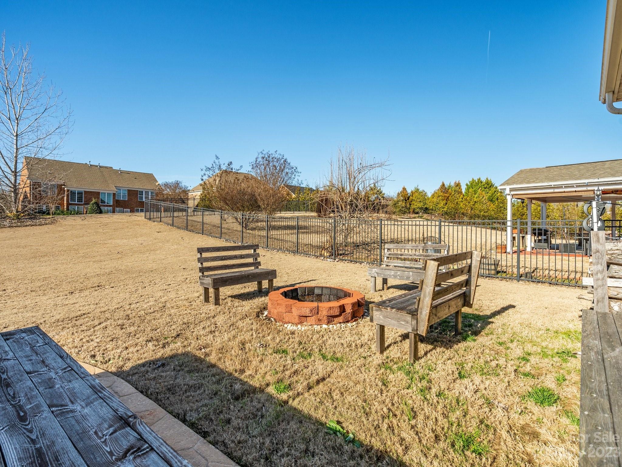 The Chimneys of Marvin - Residential