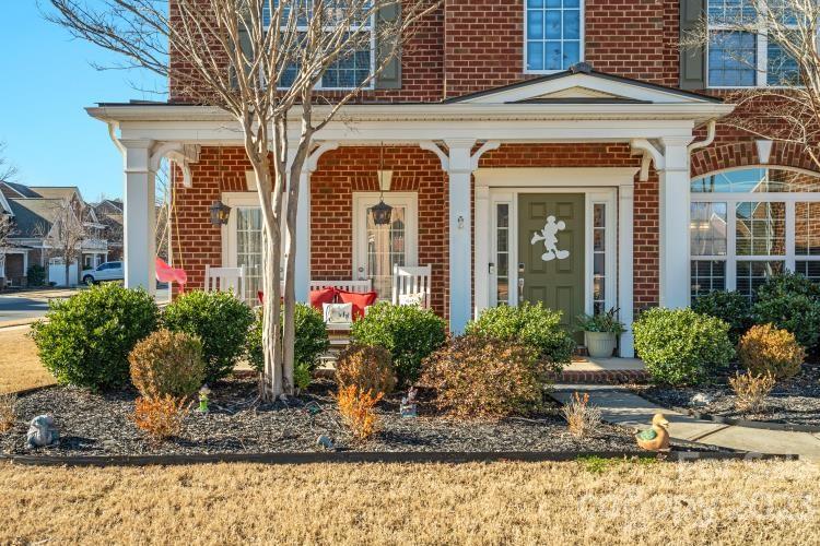 The Chimneys of Marvin - Residential