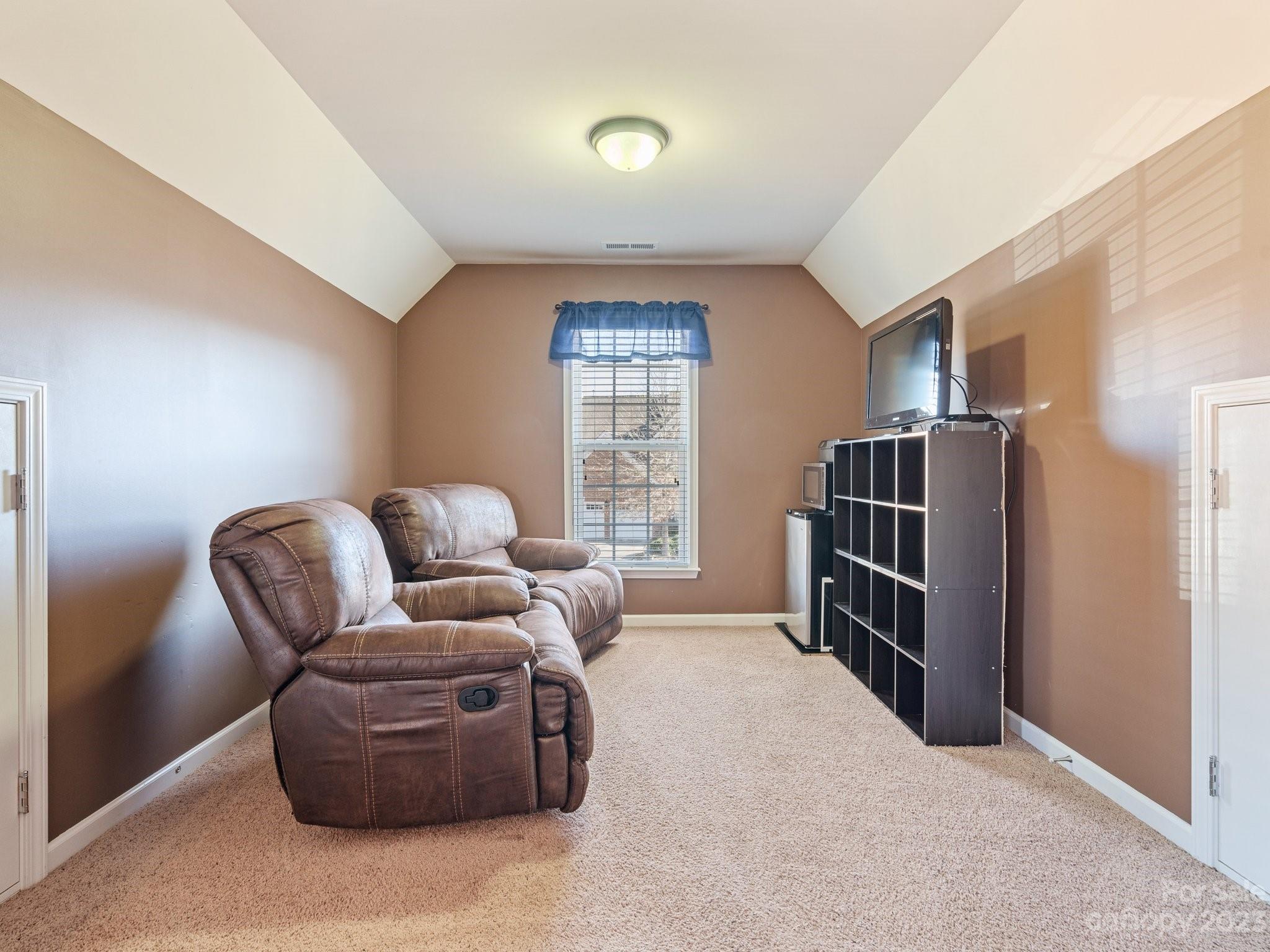 The Chimneys of Marvin - Residential