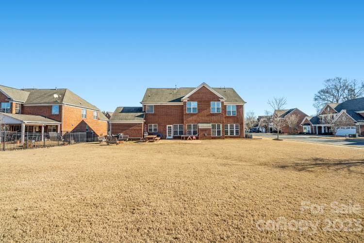 The Chimneys of Marvin - Residential