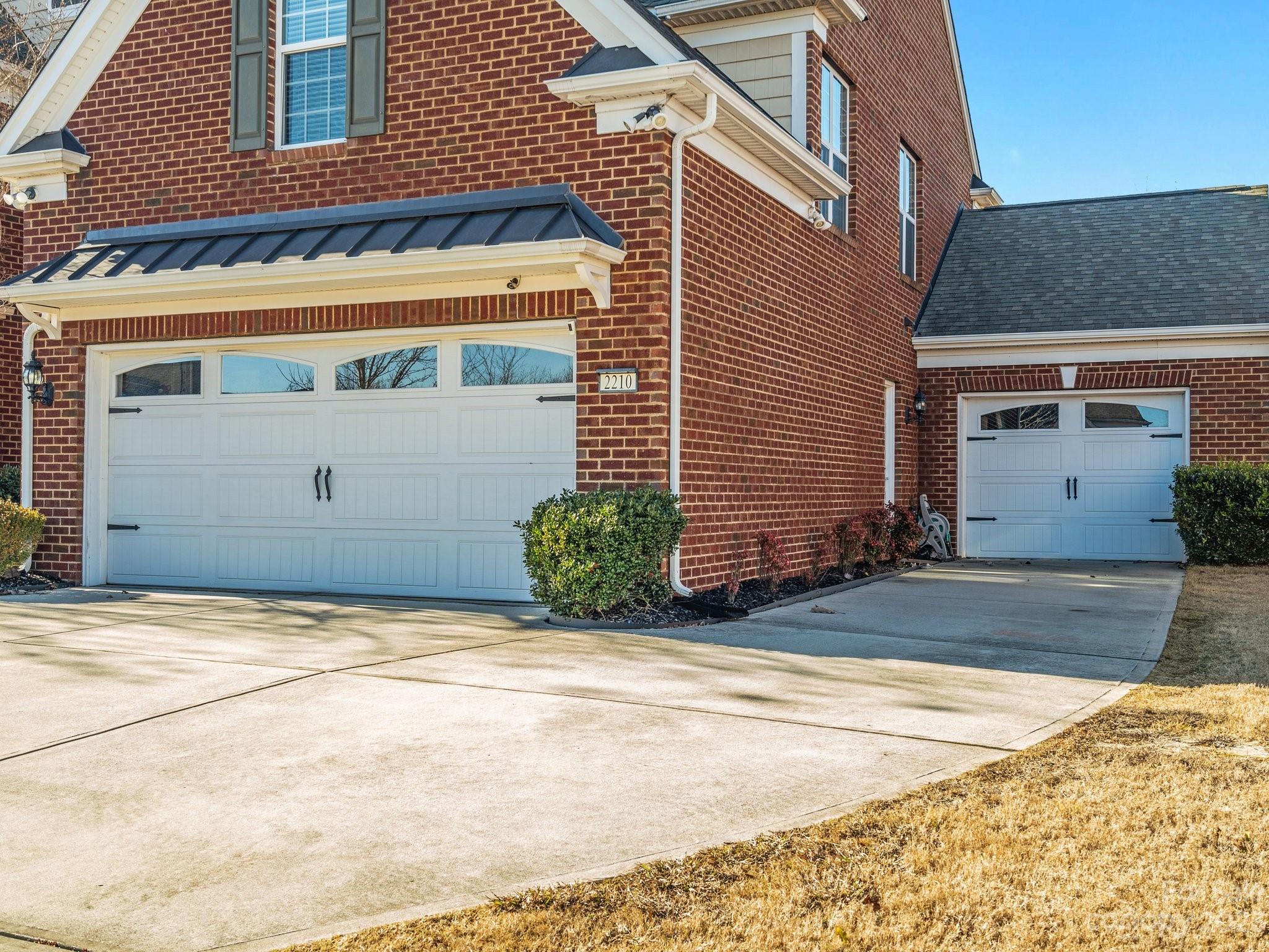 The Chimneys of Marvin - Residential