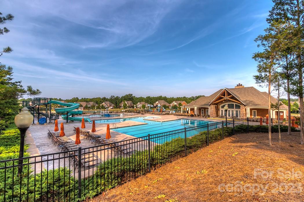 The Chimneys of Marvin - Residential