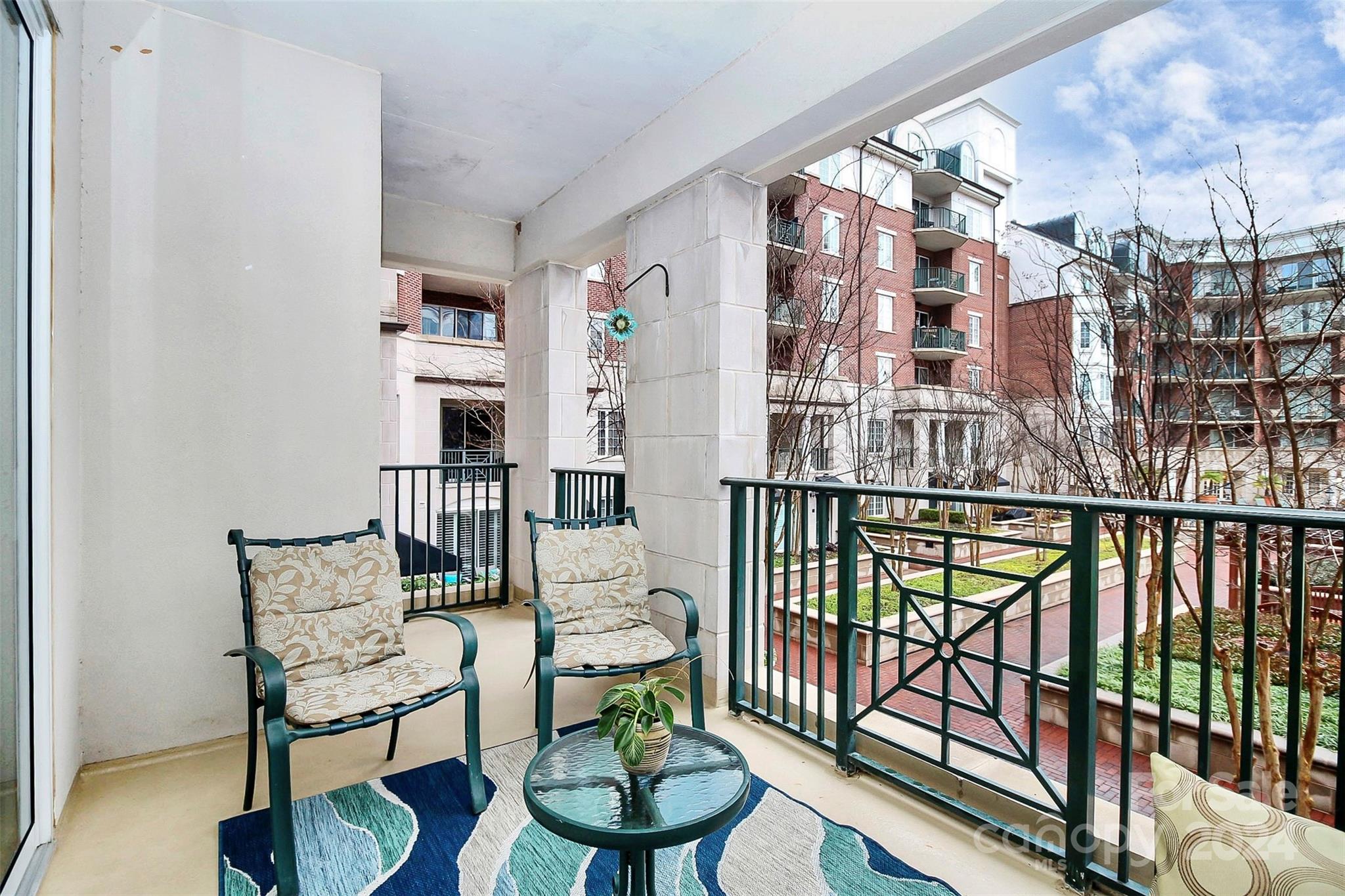 Fifth And Poplar - Residential