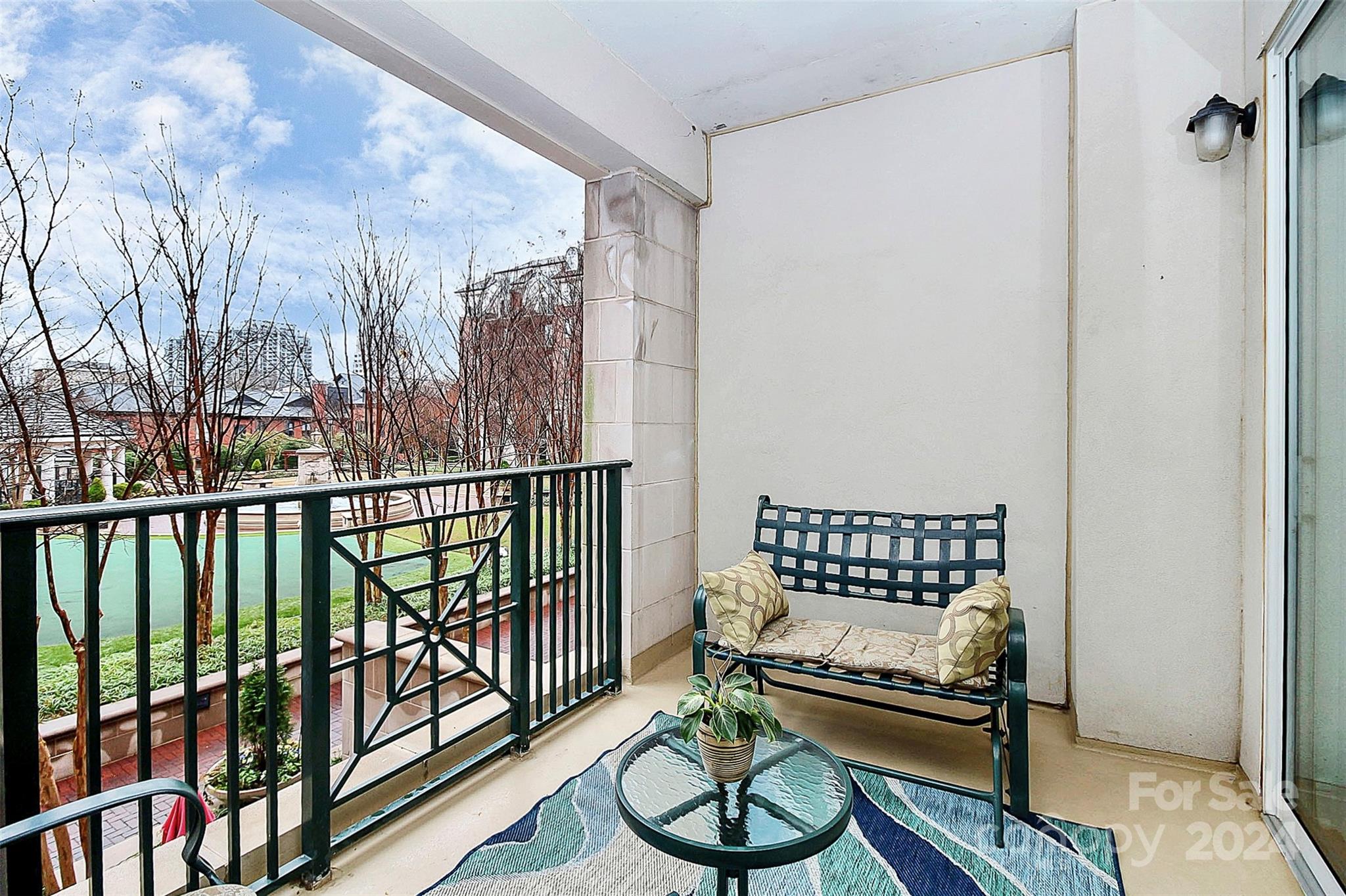 Fifth And Poplar - Residential