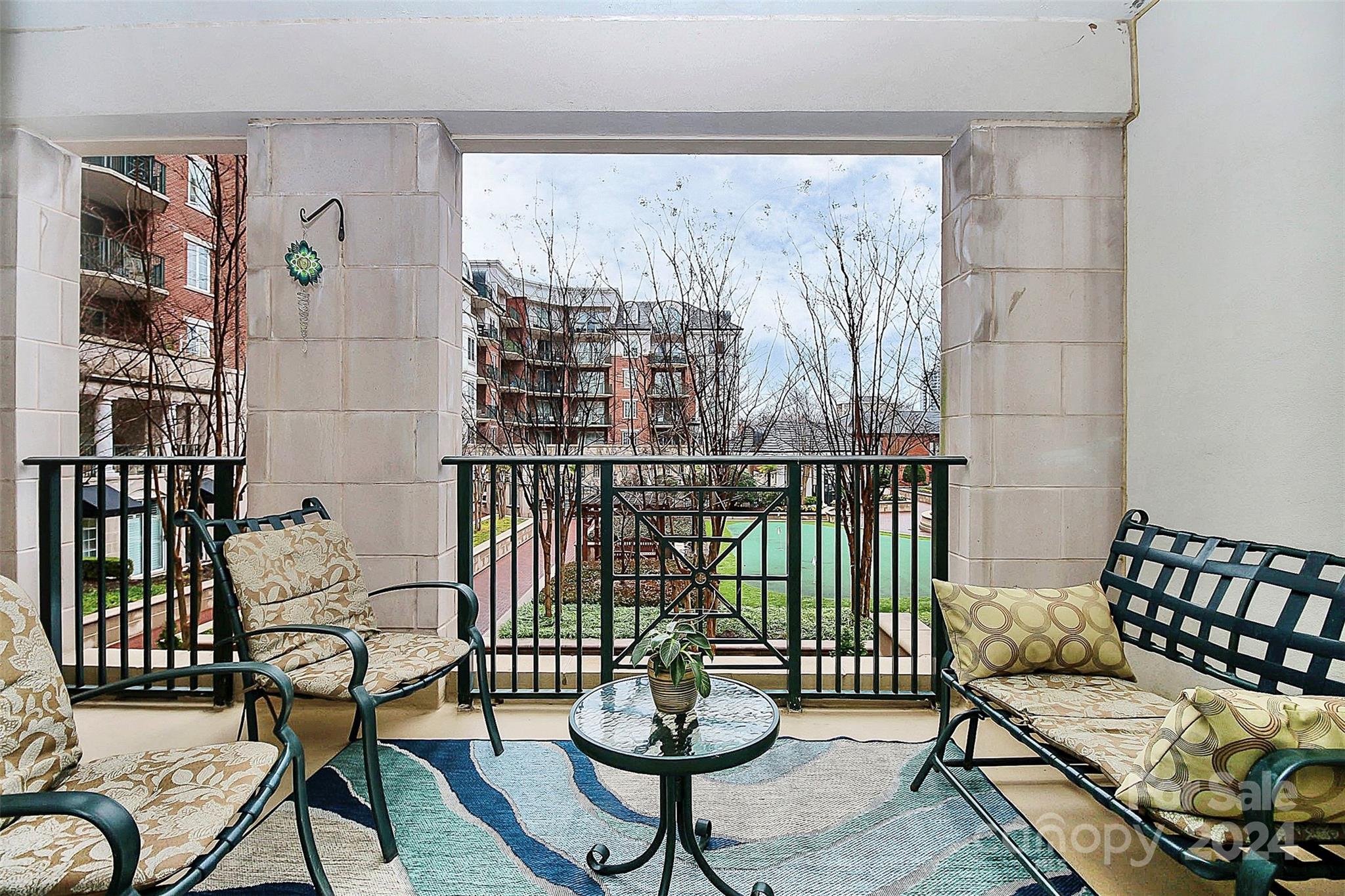 Fifth And Poplar - Residential