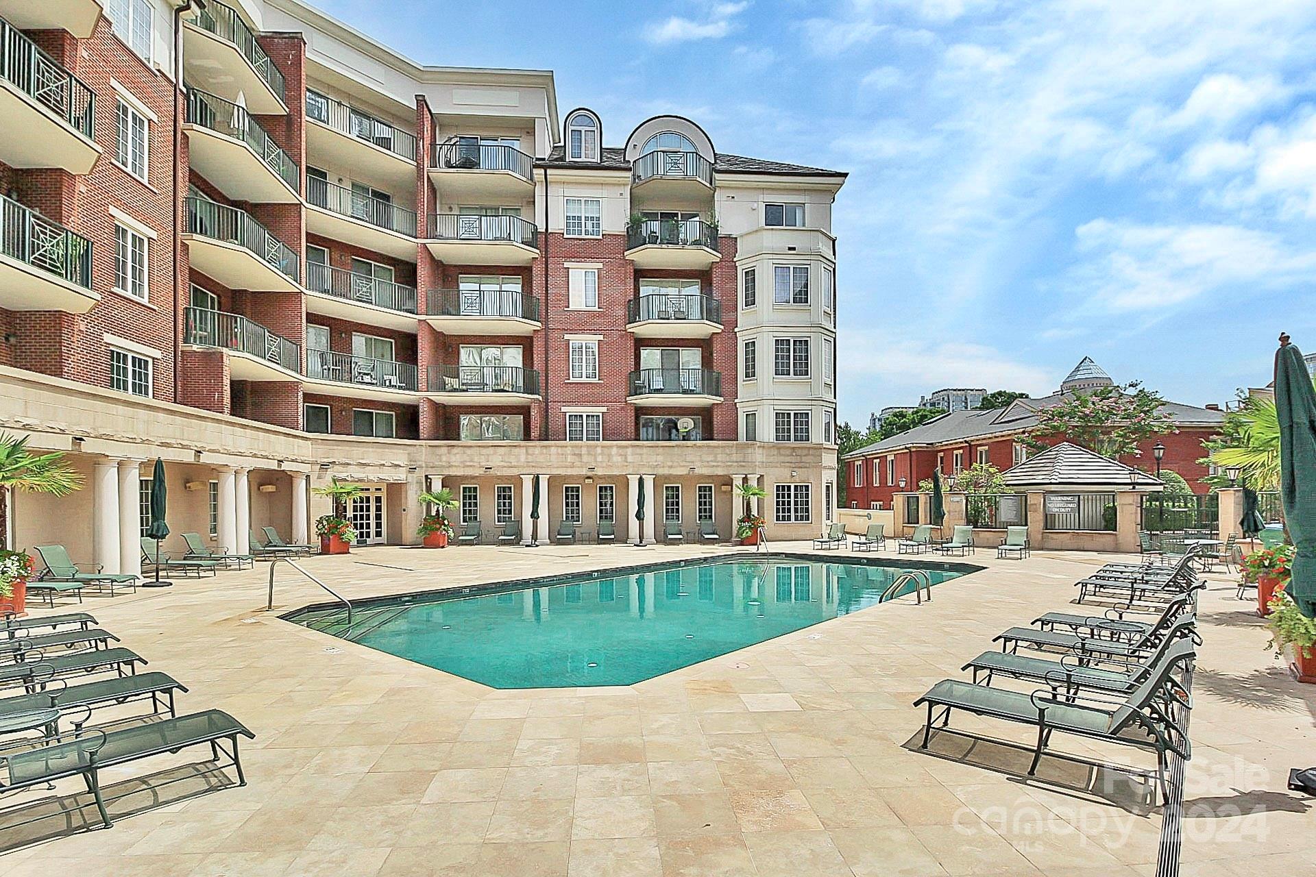 Fifth And Poplar - Residential