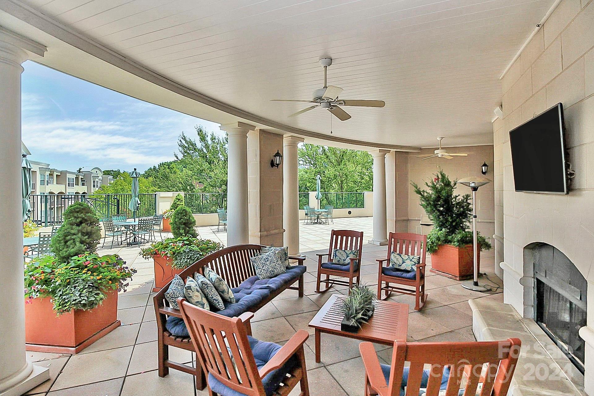 Fifth And Poplar - Residential