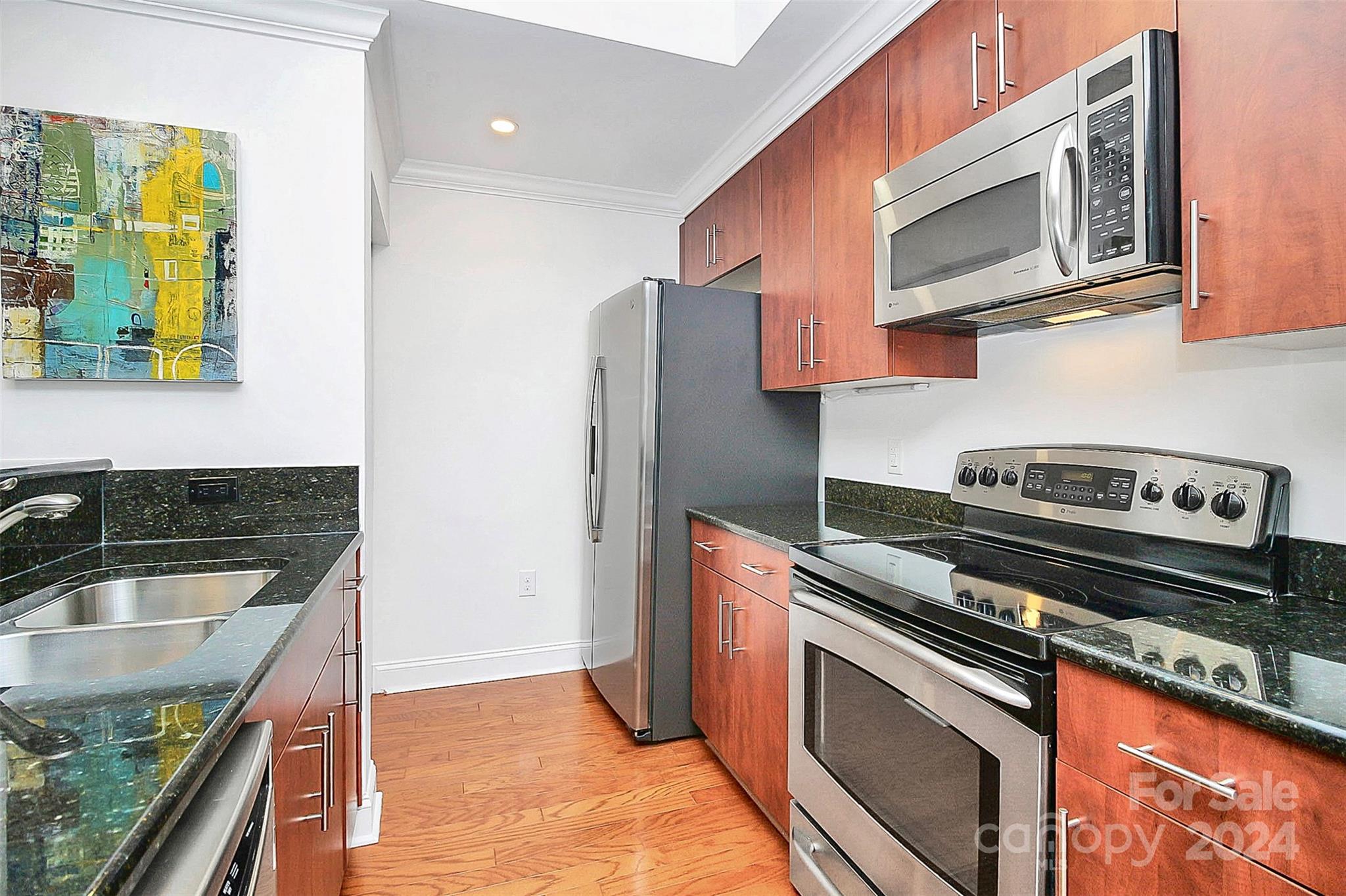 Fifth And Poplar - Residential