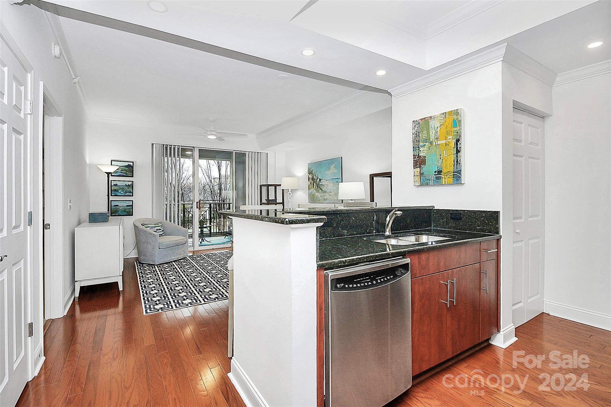 Fifth And Poplar - Residential