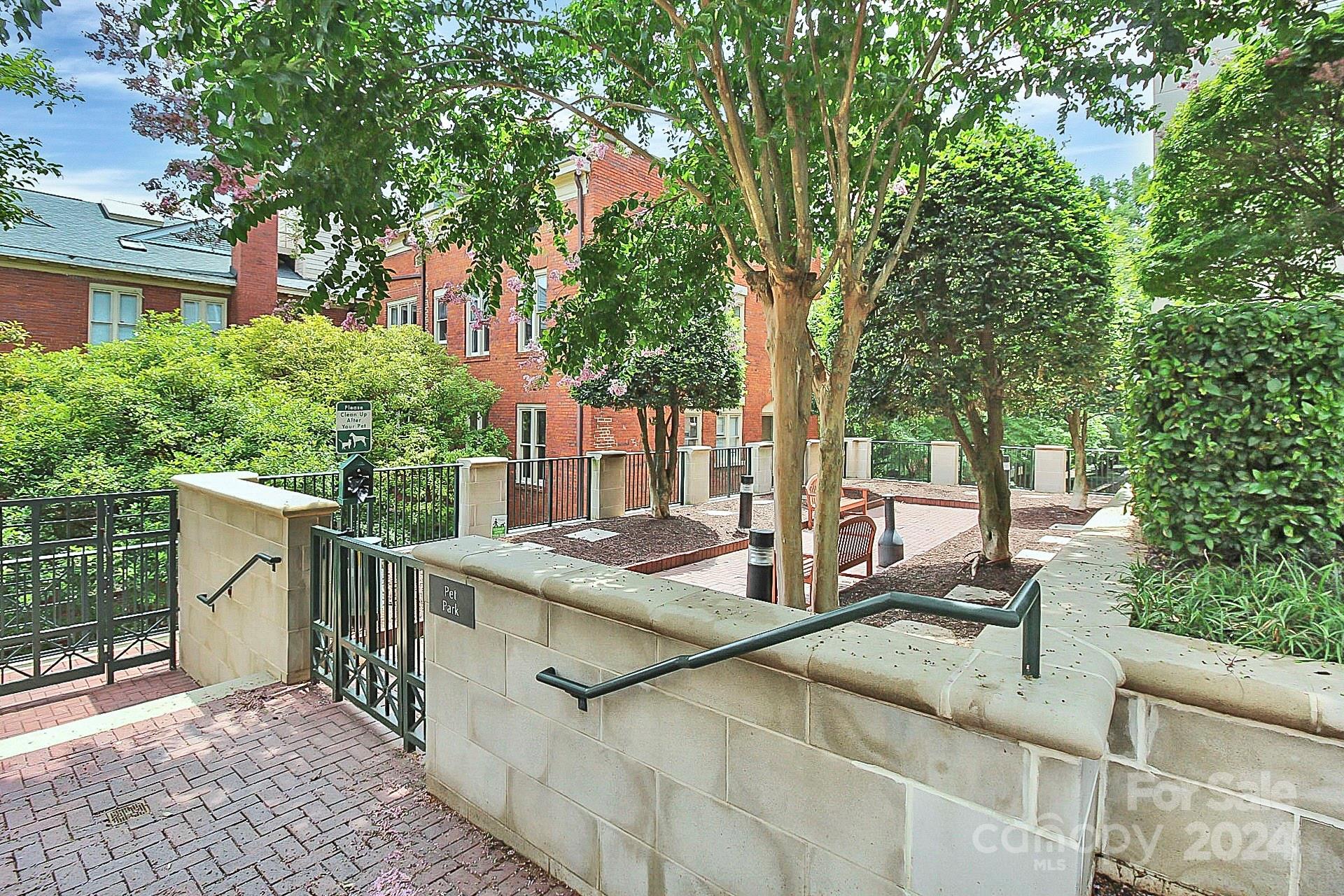 Fifth And Poplar - Residential